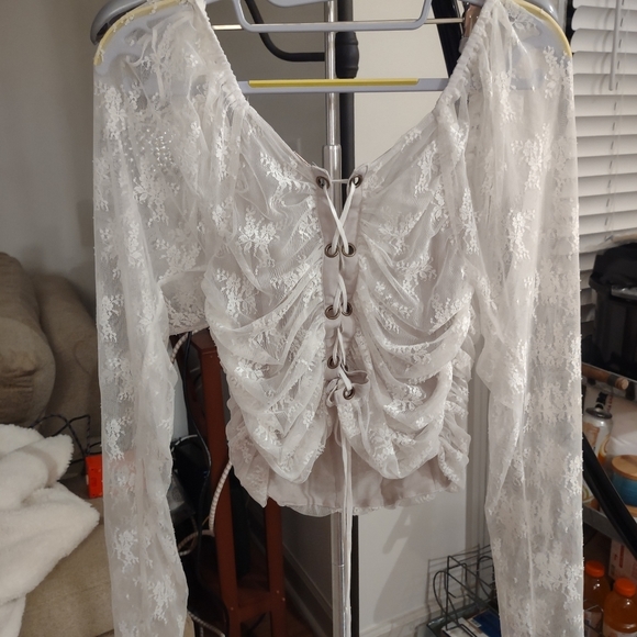 Anthropologie Tops - NWOT Lace Ruched Anthropologie crop top XL